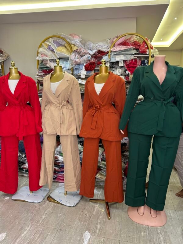 SUIT 1736