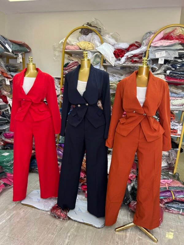 SUIT 0236
